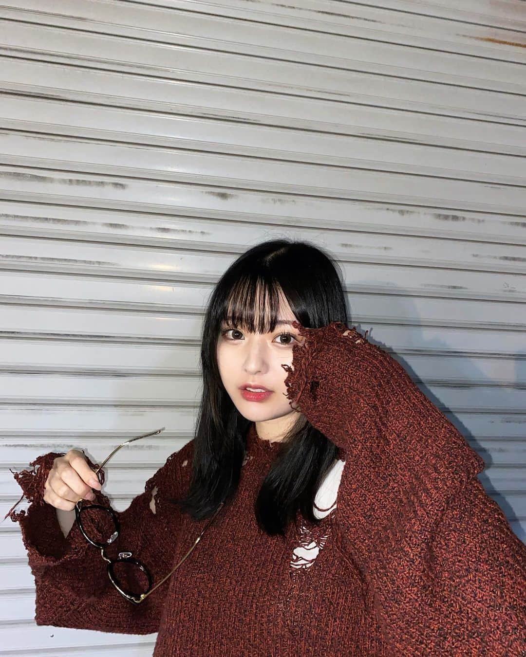 sarimaru(国木田さりまる)のインスタグラム：「かわいいニット買った🧶 この色着るの珍しい🍁」