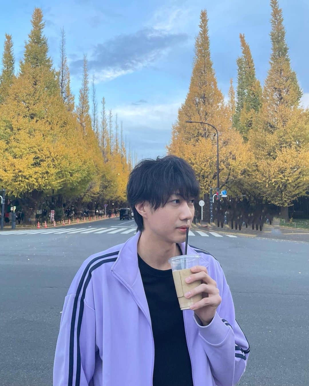 小坂涼太郎のインスタグラム：「#いちょう並木 🍂」