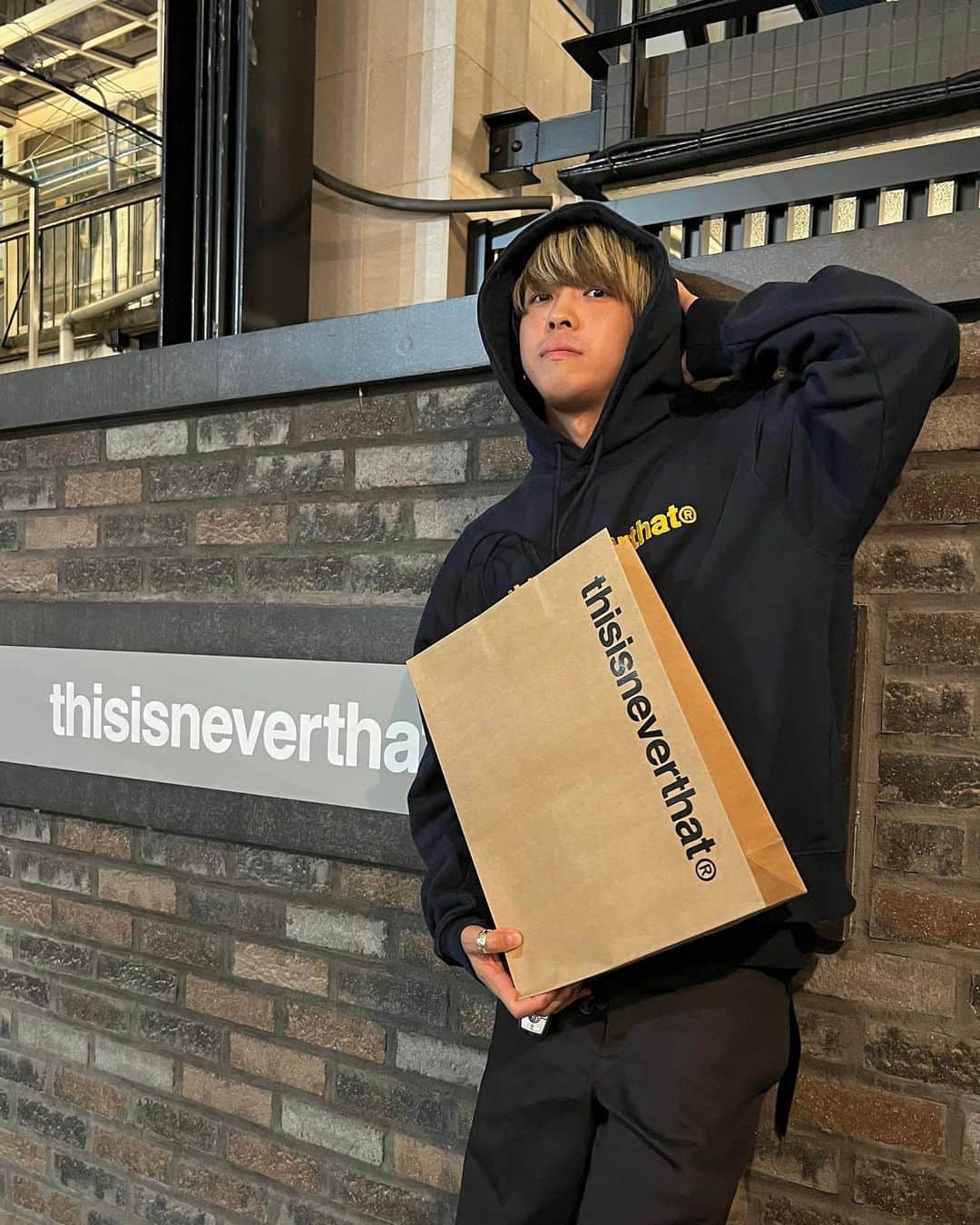 のインスタグラム：「やっと行けた✔︎  #thisisneverthat  @thisisneverthat」