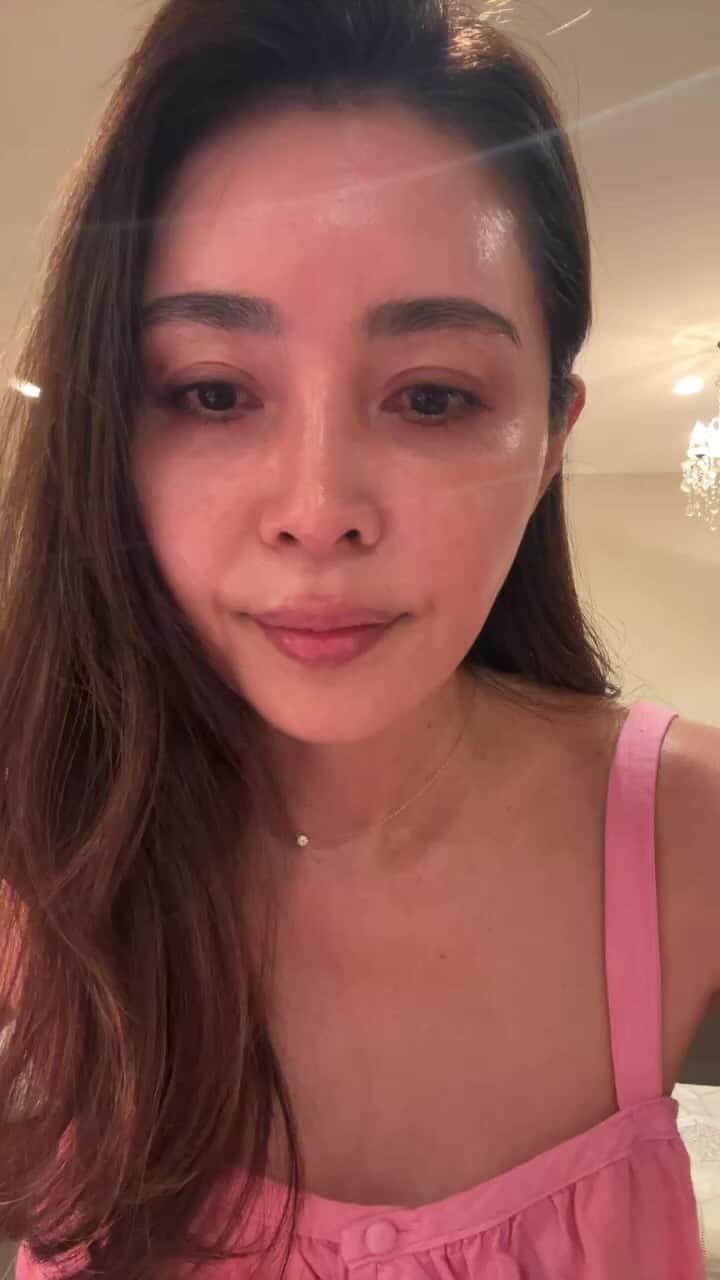 エミ ペインのインスタグラム：「艶肌作りの為のスキンケア＆今お気に入りの普段メイク紹介させていただきました♥️ 長時間観て下さった皆さん💕 ありがとうございました🥰」