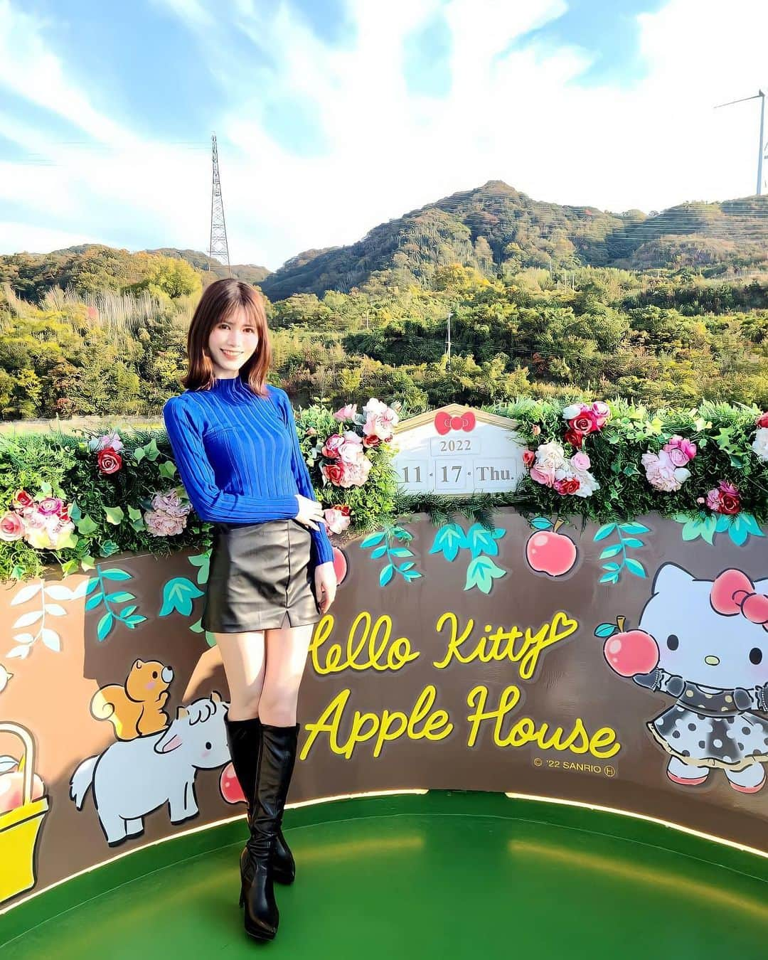 IKUMIさんのインスタグラム写真 - (IKUMIInstagram)「🍎 ハローキティちゃんの身長と体重は いくつでしょうか💕？  正解は…  りんこ🍎🍎🍎🍎🍎分です💡  .  #ハローキティ#hellokittyshowbox #hellokittylover #ハローキティショーボックス #淡路島#淡路島旅行 #淡路島観光 #淡路島ドライブ #淡路島デート #神戸#明石海峡#明石海峡大橋 #美脚#生足#ロングブーツ#zarawoman #モデル体型#スタイル #asianmodel #asianbeauty #asiangirls #modelsearch #modelstyle #体型#美脚モデル #美脚女子 #legslegslegs #legsfordays #セクシーガール#セクシーコーデ」11月25日 22時09分 - miiiino3o