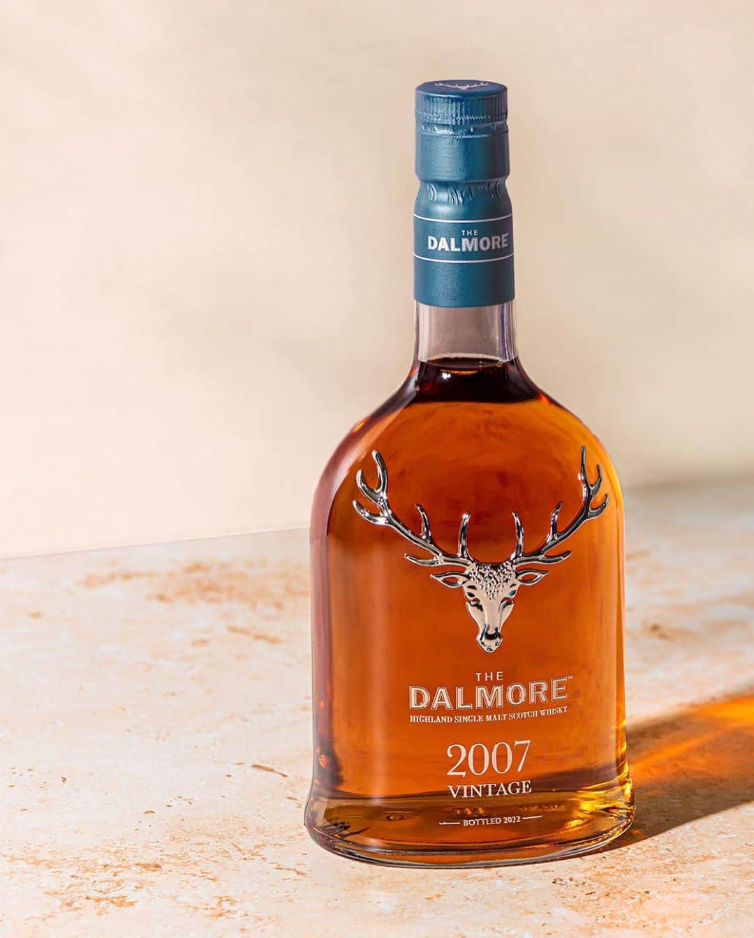 The Dalmoreのインスタグラム：「The Dalmore 2007 Vintage   The ‘best-of-the-best’ of our casks laid down in 2007 were selected to create this exquisite 15 year old vintage.   Matured in American white oak ex-bouborn and finished in aged Matusalem, Apostoles and Amoroso sherry and Marsala fine wine casks.   This remarkable single malt is truly a delight for the senses.」