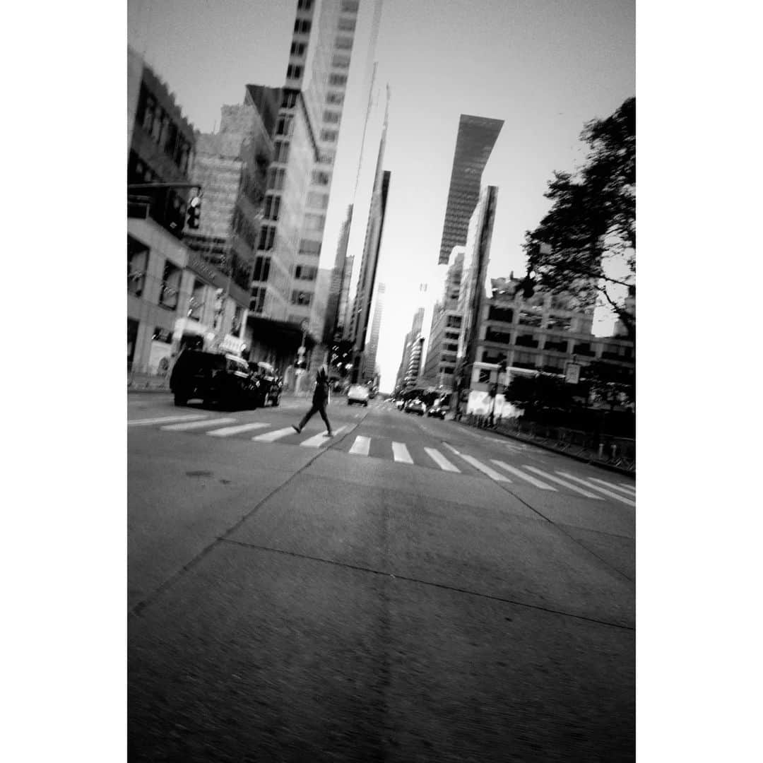 リアド偉武さんのインスタグラム写真 - (リアド偉武Instagram)「I walked and  walked and walked. Couldn't stop. NYC.  Fell in love with you. #フォトジェニックな街 #またね #よし #サッカー観よう #ワールドカップ #優勝しよう #アーオーエーオー」11月25日 23時26分 - ibriad_alexandros