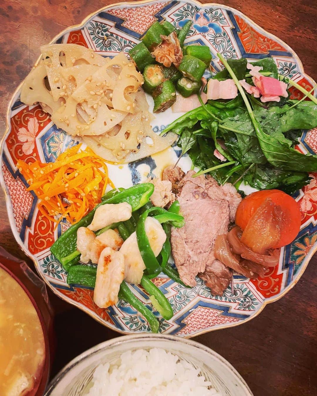 笹川友里さんのインスタグラム写真 - (笹川友里Instagram)「おばんざいを ワンプレートに載せる手法にはまっております。  #太田家の食卓 #おばんざい」11月25日 23時42分 - sasagawayuri