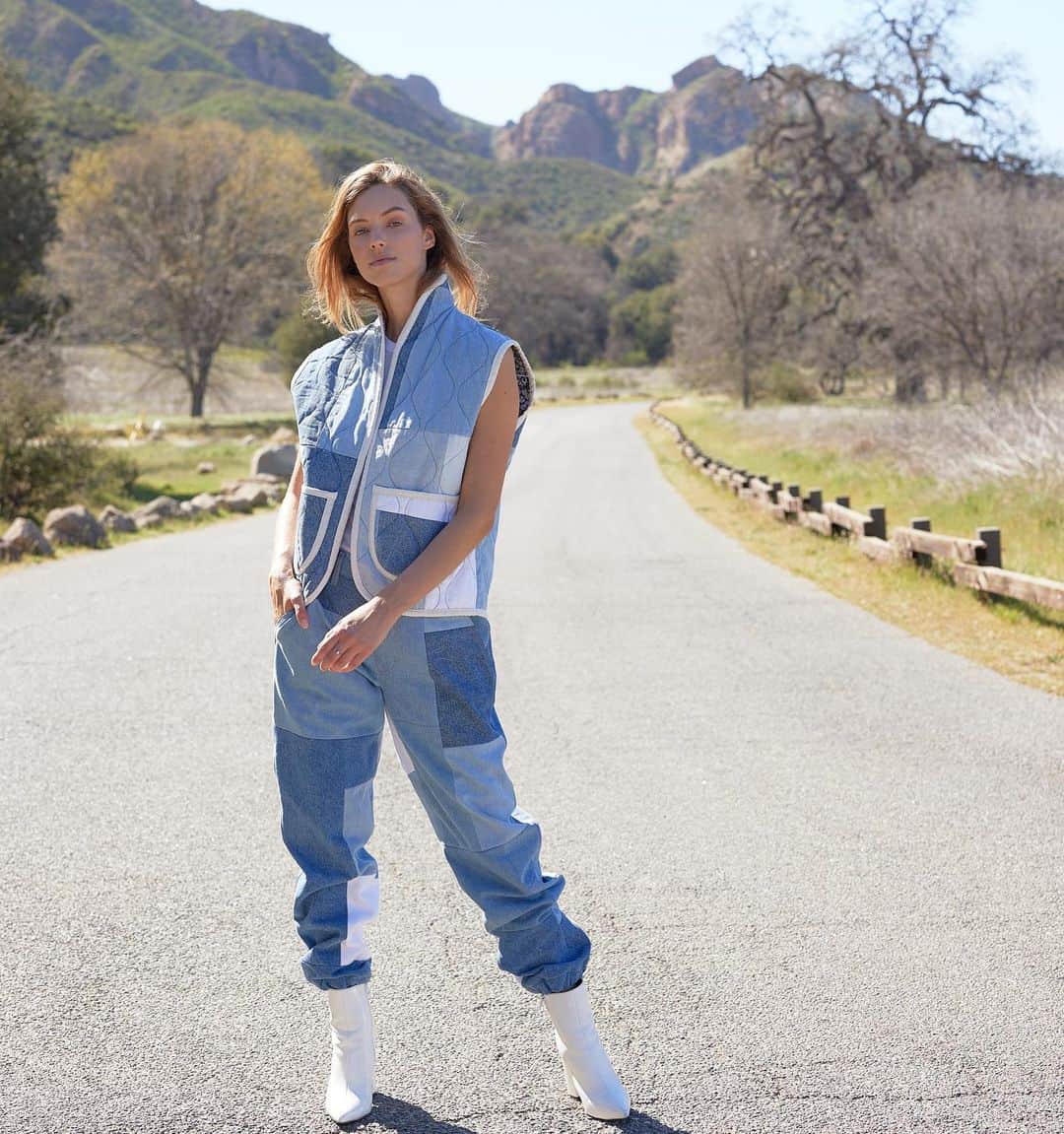 シーウィーのインスタグラム：「Our biggest #BlackFriday yet! 60% off sitewide, shop now!」