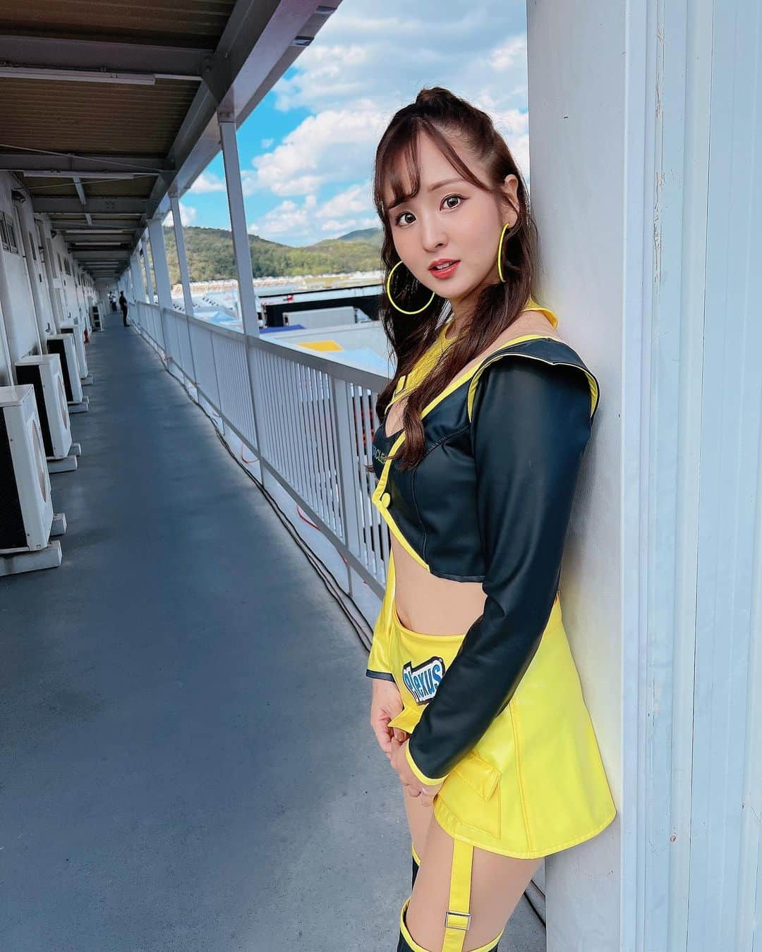 安田七奈さんのインスタグラム写真 - (安田七奈Instagram)「S耐Rd.7 最終戦 鈴鹿🦌 888号車 Grid Motorsportの応援 よろしくお願いします💛🖤  #S耐 #安田七奈 #なーちゃ #レースクイーン #rq #ラウンドガール #グラビア #グラビアアイドル #グラドル #インスタグラビア #セクシー #セクシー美女#MercedesAMGCustomerRacing #MercedesAMGMotorsport #AMGGT3 #DrivingPerformance #24hAMG #cataclean #plexus #followme #japanese #japanesegirl #instagood #instalike #photooftheday #팔로우 #얼스타그램 #粉我 #非常好」11月26日 7時30分 - nana_yasuda