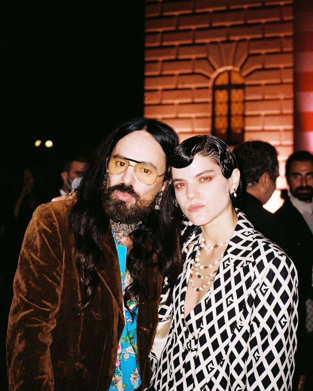 ソーコさんのインスタグラム写真 - (ソーコInstagram)「Happiest birthday sweet Prince @alessandro_michele . I cannot believe the most recent news of your journey at @gucci ending. It has gotten me to reflect back on how much color and magic you have brought into my life since meeting you in 2016.  How much my life has changed since working with you.  You have changed fashion forever.  You made Fashion poetry, you made it fine art, you made it positive, bright and cheerful. Every single Gucci show I’ve been to brought me to tears and I’ve met some of my favorite people there.  You made me believe in fashion with all the love and heart you poured into everything you did.. It feels like i was finally understood through clothes. Like i could finally be my most favorite self and assume it.  You created clothes i couldn’t even imagine I’d be wearing one day and that fit like a dream. It’s been such a wonder to become a different character with each outfit, to be playful, to feel glamorous, to feel romantic, to wear the best suits ever made and most glorious dresses. Your looks have accompanied me in such crucial moments of my life. Your team have all been angels to me @michelatafuri21 @gregnise @alexmalgouyres and absolutely everyone working around you / with me.. I am so proud to have been a little part of your Gucci story.  Ale, you are my favorite forever..   Wishing you the brightest and most magical future 🦋❣️ ♾️」11月26日 7時30分 - sokothecat