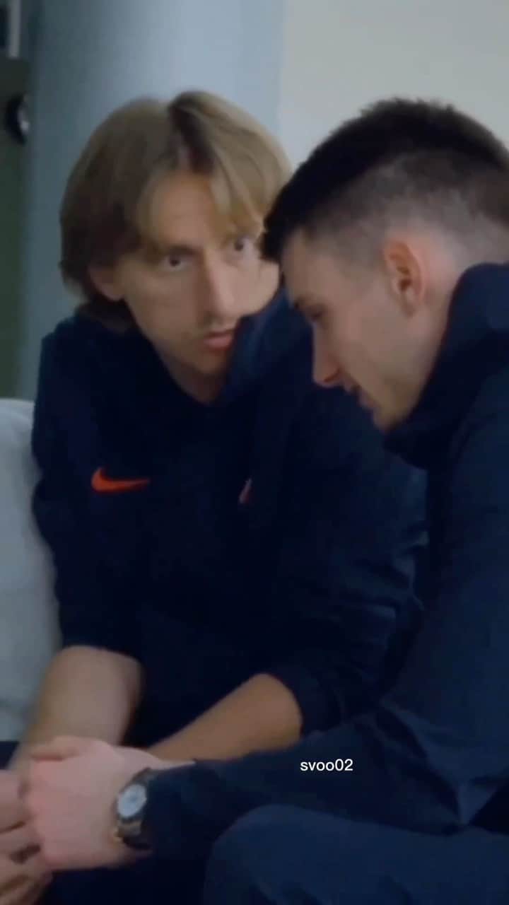 のインスタグラム：「#Prijatelj , #mentor , #kapetan , #ljudina ... @lukamodric10 🇭🇷❤️🇭🇷  @dominiklivakovic40  @volimhrvatsku  #croatia #fifa #katar #worldcup」