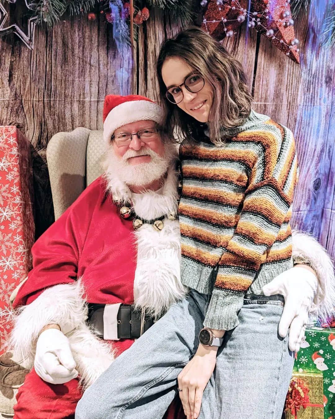 ブリタニ・クラインのインスタグラム：「It's the most wonderful time of the year! 🎄🎅#HappyHolidays」