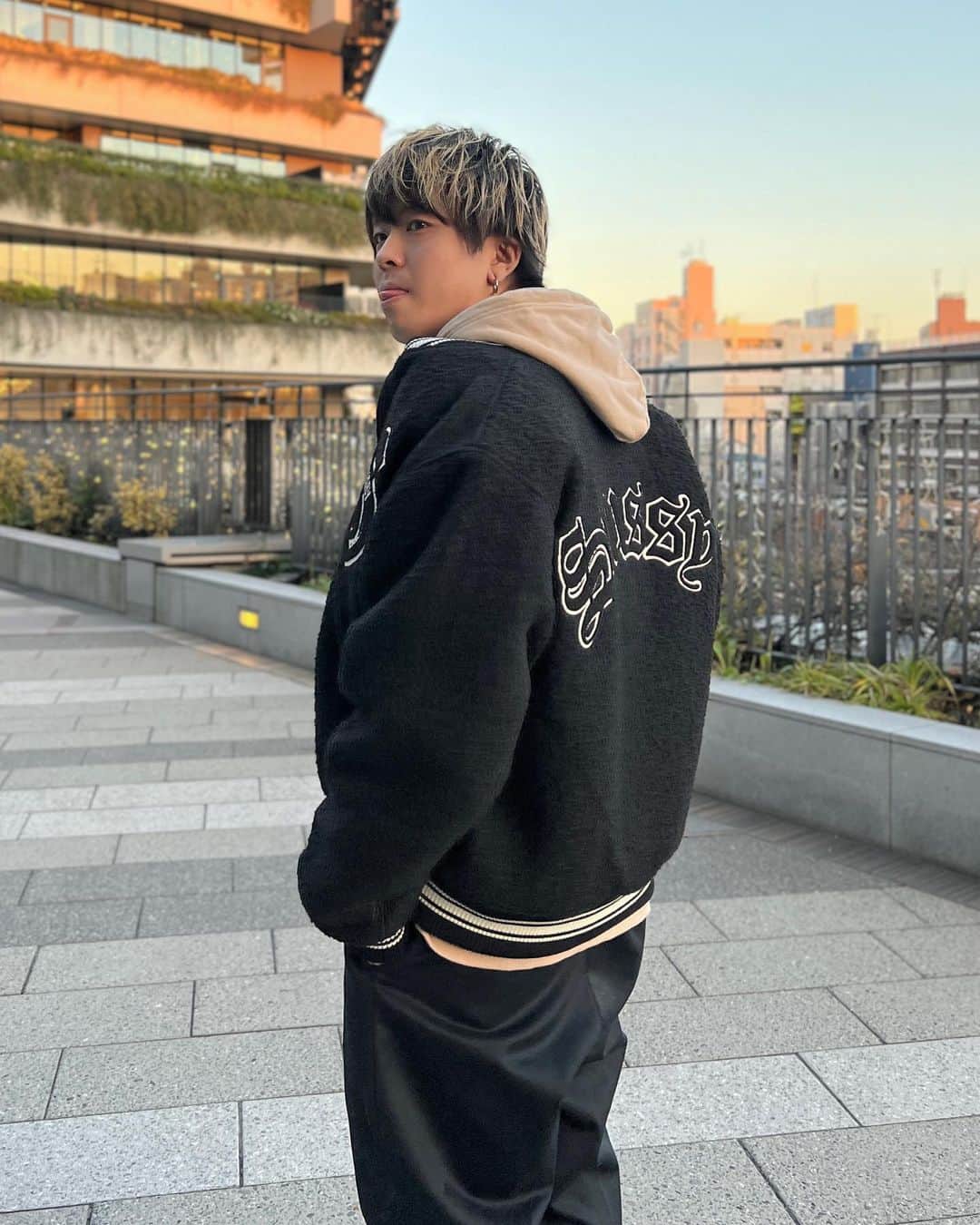 のインスタグラム：「ソラマチ🌪  今年もお世話になりました。舌しまえ。  #stussy #IgnoranceIsNotaCrime」