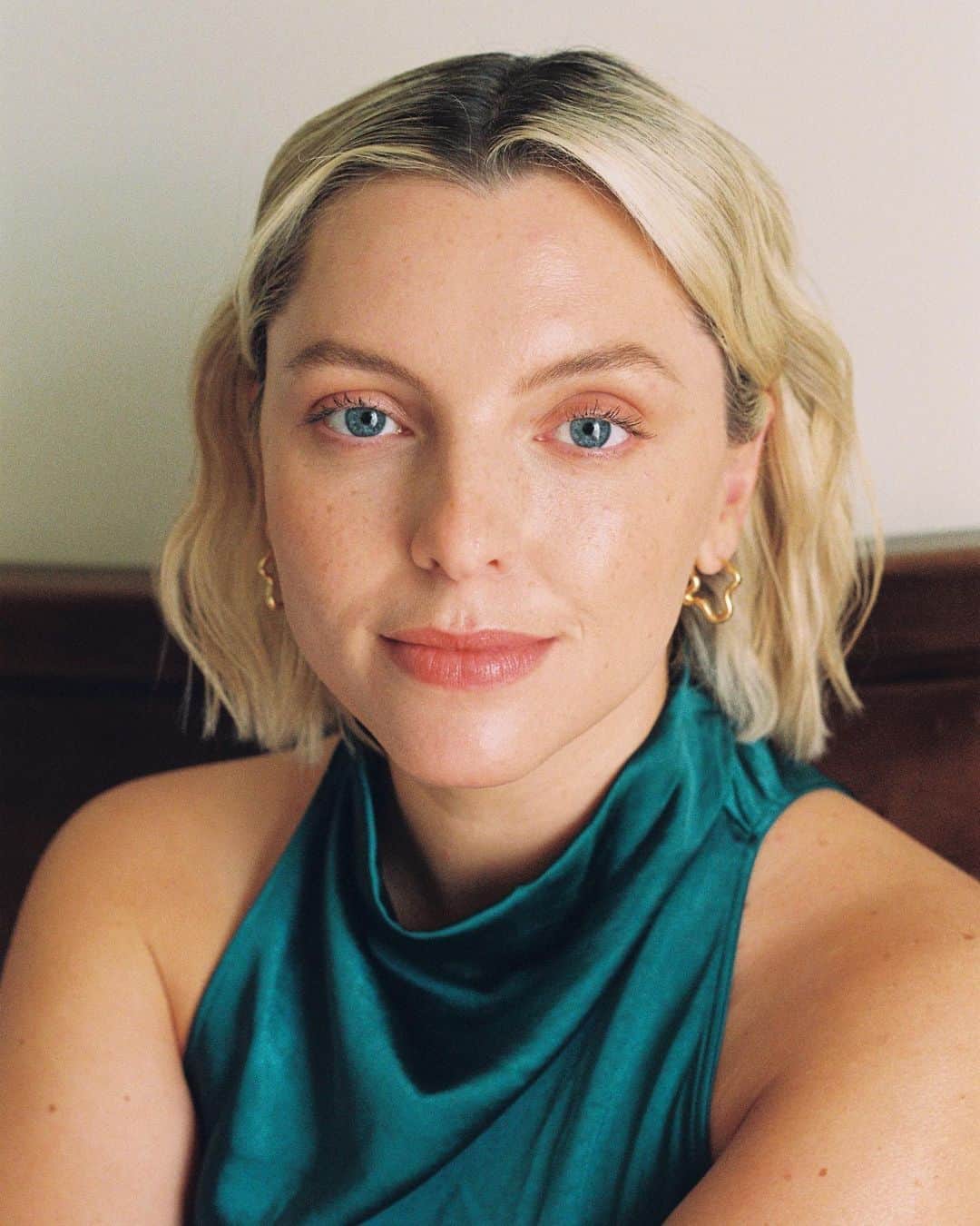 Estée Lalondeのインスタグラム：「Wavy baby 🌀」
