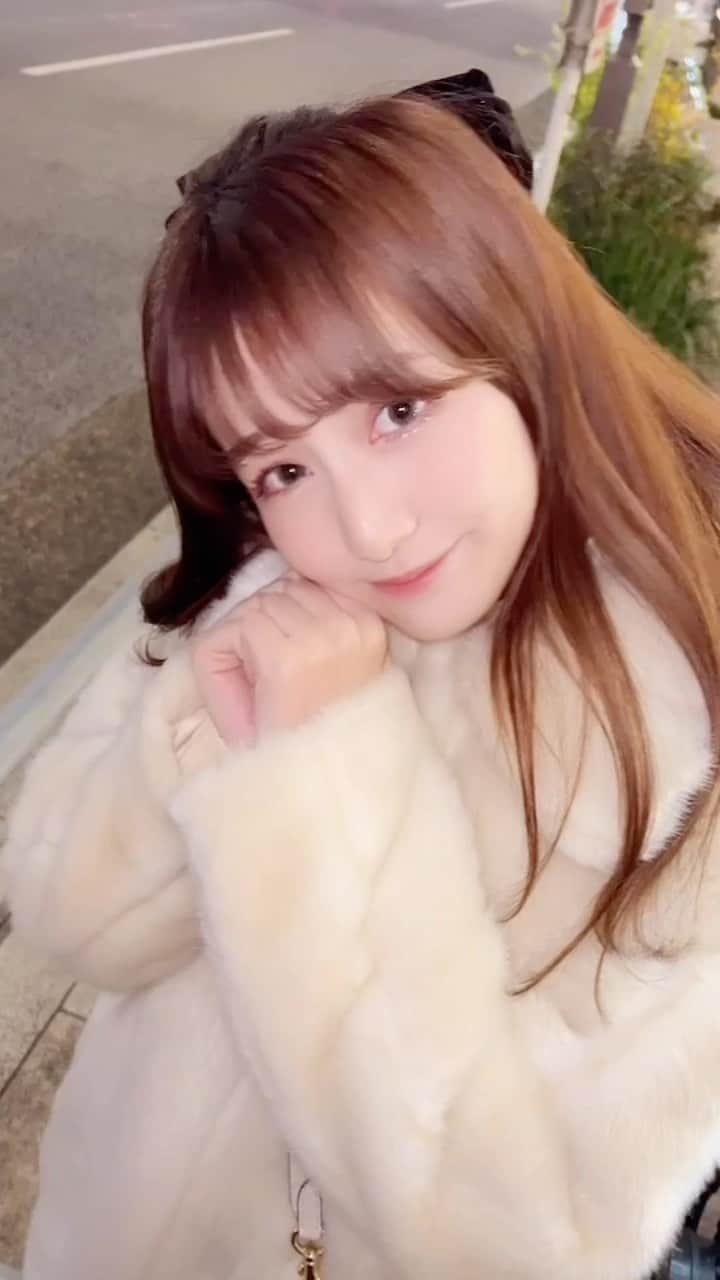 中川梨花のインスタグラム：「#はにかみショート #僕の恋人が可愛すぎる #ノイミー #イルミネーション2022 #イルミネーションデート #イルミネーション #中川梨花」
