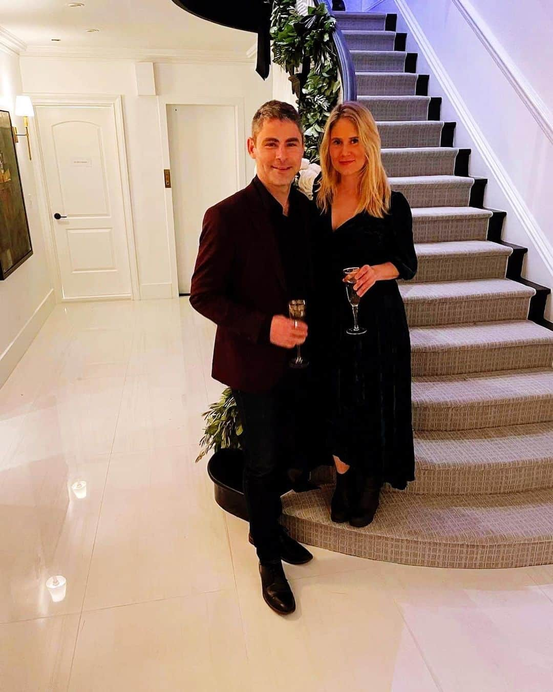 チップ＆ペッパーさんのインスタグラム写真 - (チップ＆ペッパーInstagram)「A great evening at Midnight in Paris, Holiday Party at the Craig Residence on the UES with @oliviermeiji #blacktie #blisserparty #holiday #nyc」12月10日 22時10分 - sarafernstrom_