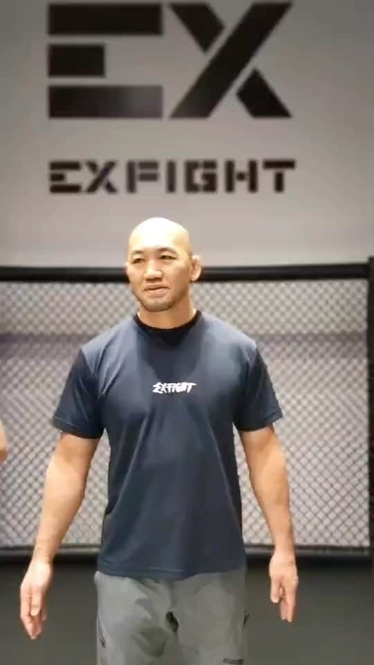 岡見勇信のインスタグラム：「明日のEXFIGHT-7‼️  メインイベントは中村京一郎VS樋沼朝光 お互いが敗戦からの再起戦。前回の負けからどう成長したのか？この試合で魅せる‼️ フェイスオフからその意気込みがビシビシ伝わる🔥 ABEMA格闘チャンネルで明日18:00より生放送開始！！ 是非ご覧ください📺️  @kei.nakamura1202 @hinuhinu0422   #exfight7 #ldh #ldhmartialarts #exfight #mma #和術慧舟會gods」