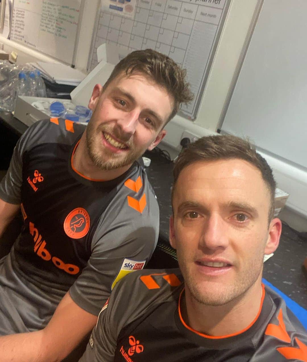 アンディー・キングのインスタグラム：「@joewilliams0812 scored so they’re drug testing him. Important to start with a win and good performance after the break. Great support as well thanks to everyone who travelled up 👏🏻🔥」