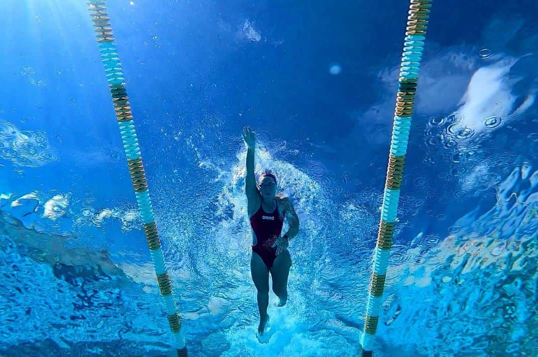 Julieのインスタグラム：「🙋🏼‍♀️ . . . #arenawaterinstinct #swimmer #summerjulep #swimming #swim #swimlife #swimmerslife #goswimming #swimmersofinstagram #instaswim #instaswimming #mastersswimming #instaswimmer #usaswimming #swimtraining #swimpractice #myswimpro #swimsmarter #goswim」