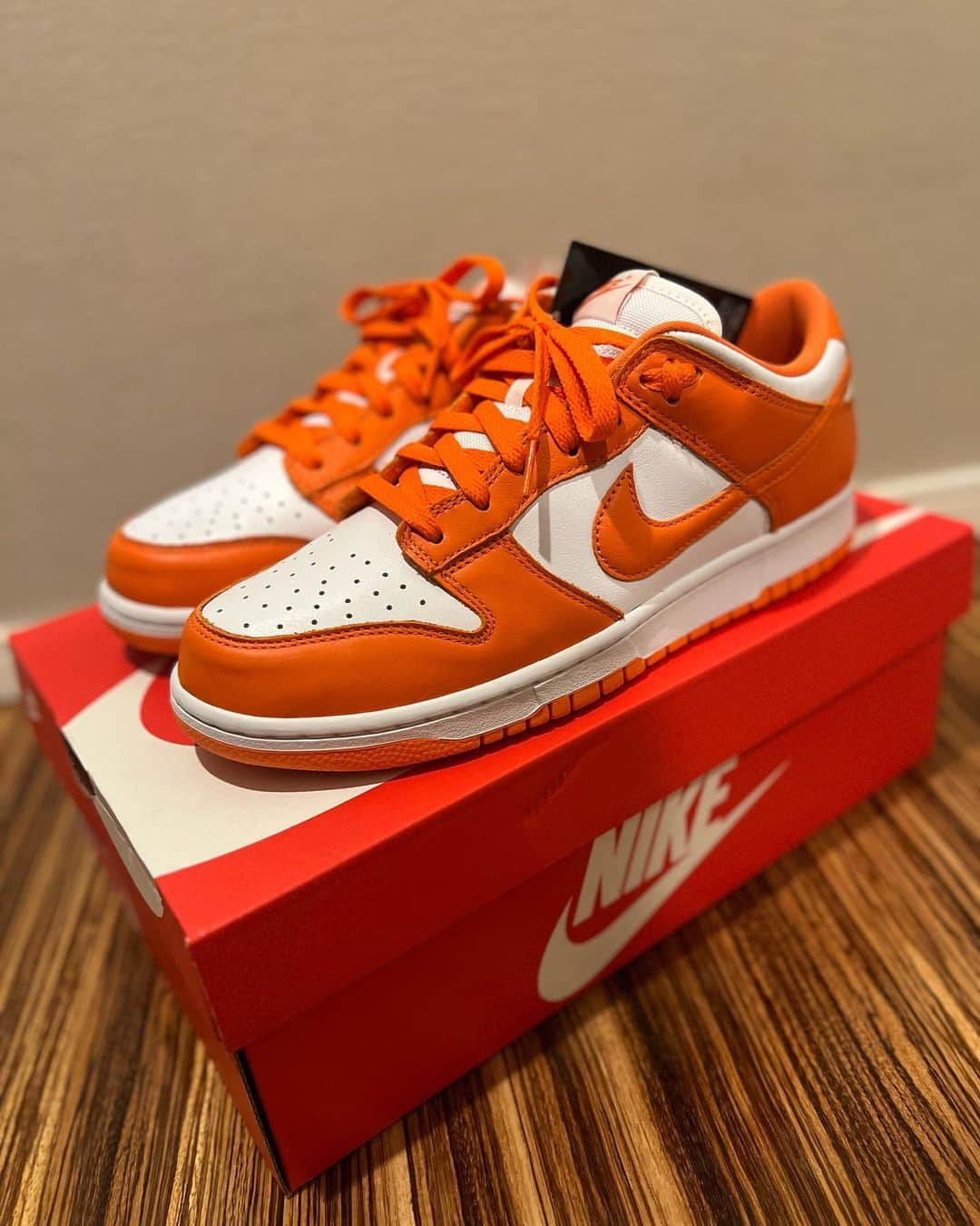 岩本煌史さんのインスタグラム写真 - (岩本煌史Instagram)「got new kicks!!  NIKE DUNK LOW SP "SYRACUSE"  #nike #ナイキ #dunk #ダンク #dunklow #ダンクロウ #syracuse  #シラキュース #prowrestler #プロレスラー #prowrestling #プロレス #三重県 #桑名市 #出身 #岩本煌史 #sneaker #スニーカー #スニーカー大好き #足元倶楽部 #スニーカーヘッズ」11月26日 10時48分 - koji_iwamoto