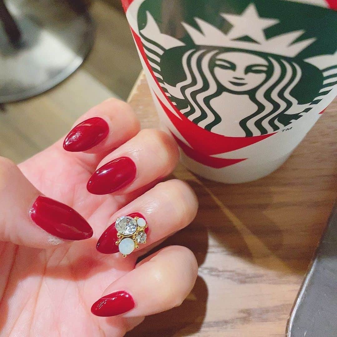 日菜あこのインスタグラム：「クリスマスネイル🎄✨❤️  #ネイル #クリスマス #🎄🎁🎅」