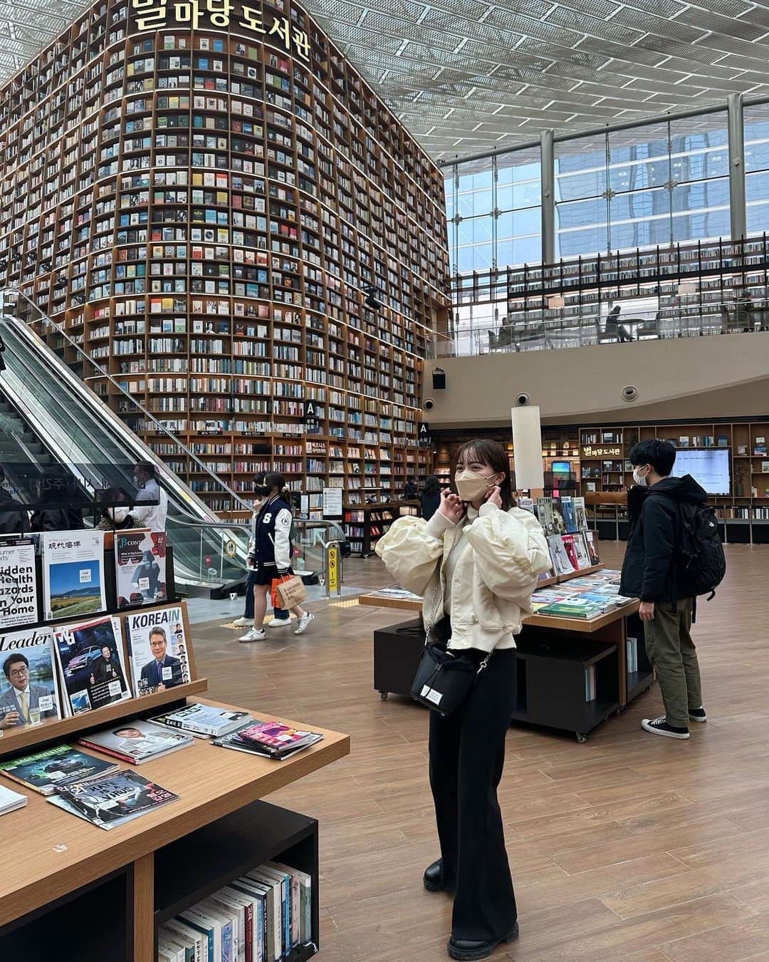農海姫夏さんのインスタグラム写真 - (農海姫夏Instagram)「空間がすごかった📚 #韓国」11月26日 16時22分 - hina_noumi