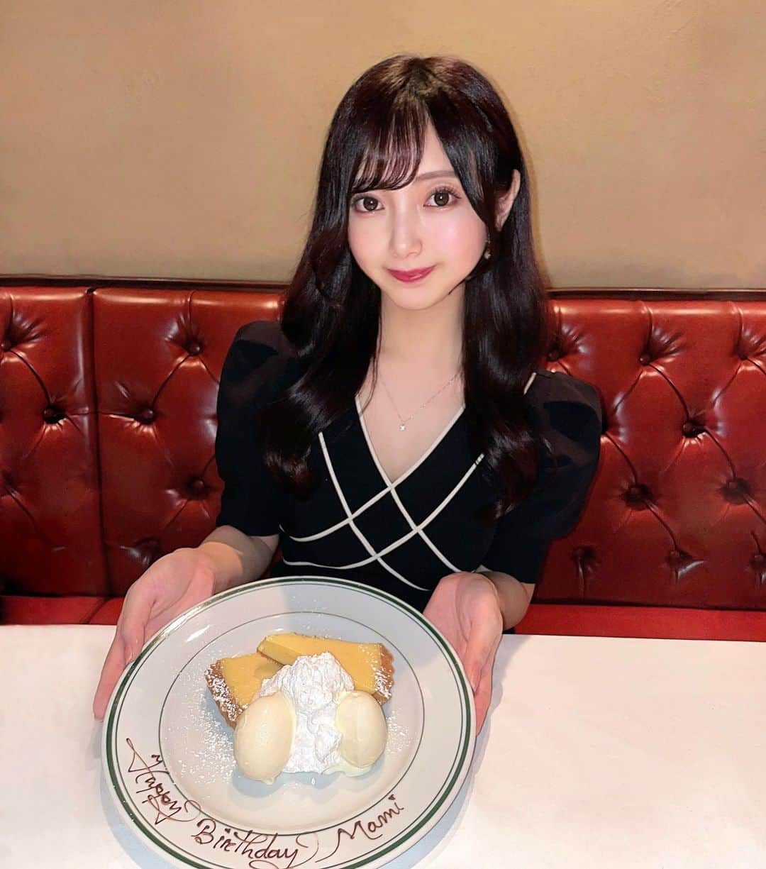 MAMIのインスタグラム：「. 昨日で25歳になりました🎂💓  たくさんの人にお祝いしてもらえて嬉しかったです☺️ メッセージくれた人もありがとうございました💌  最近あんまり投稿できてないけど、 ゆるくインスタ続けていくつもりなので これからもよろしくお願いします🙇🏻‍♀️🤍🤍」