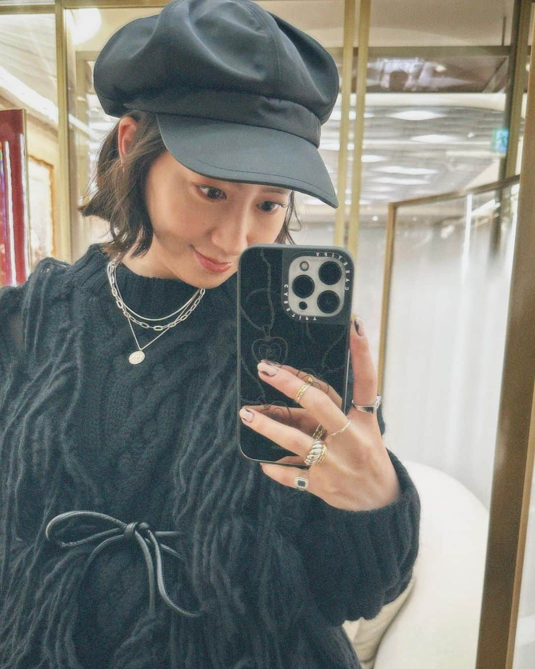 河北麻友子さんのインスタグラム写真 - (河北麻友子Instagram)「📱🖤」11月26日 21時06分 - mayukokawakitaofficial