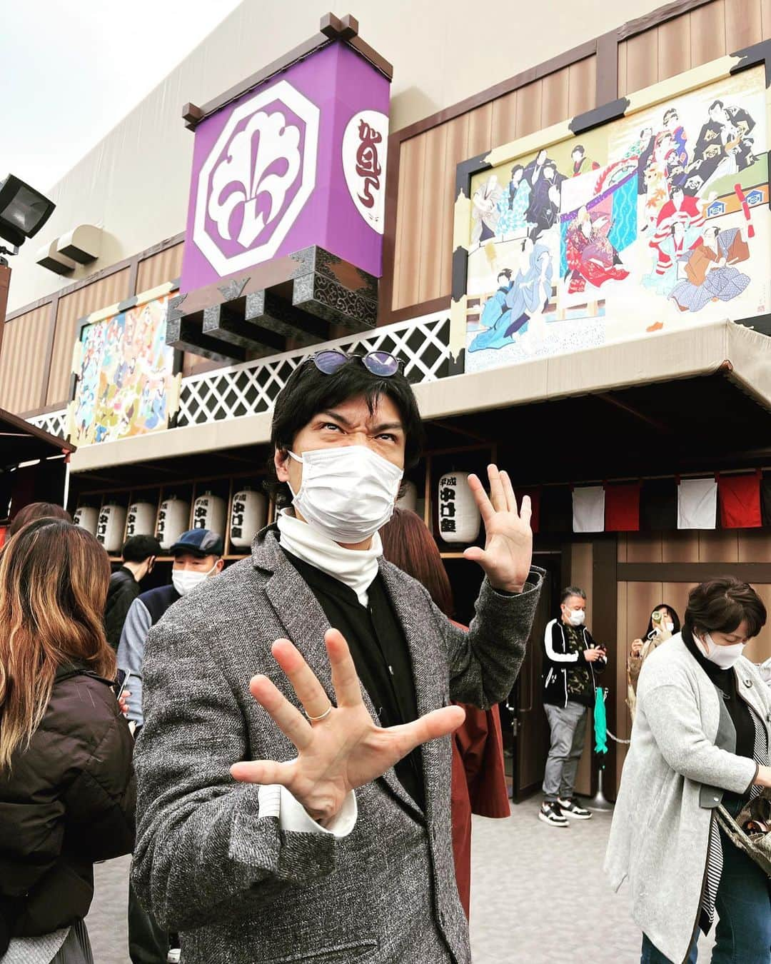 森山直太朗さんのインスタグラム写真 - (森山直太朗Instagram)「歌舞伎とオムライス。  #平成中村座  #浅草寺  #たいめいけん」11月26日 23時11分 - naotaromoriyama