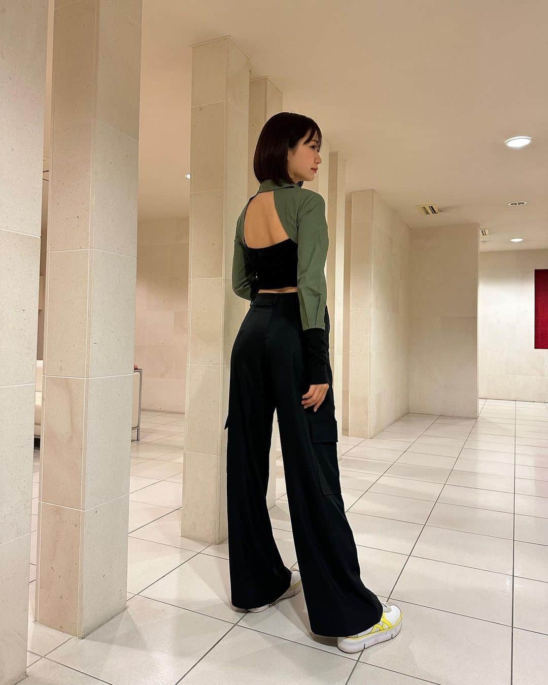 藤澤　尻 藤澤響花さんのインスタグラム写真 - (藤澤響花Instagram)「お尻の形や脚の長さまで見え方全然変わってくるからパンツの形ってほんとに大事！ ⁡  これ大ヒットです。ほんとに。 お尻高く見えて脚長く見える🍑 ⁡ ２枚目のワンピースとアウターも なにが一番大事ってつまり丈 ...