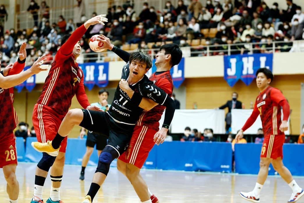 東江雄斗さんのインスタグラム写真 - (東江雄斗Instagram)「はんどぼーる🤾‍♂️  #handball #jhl #zeekstartokyo」11月27日 14時05分 - yutoagarie