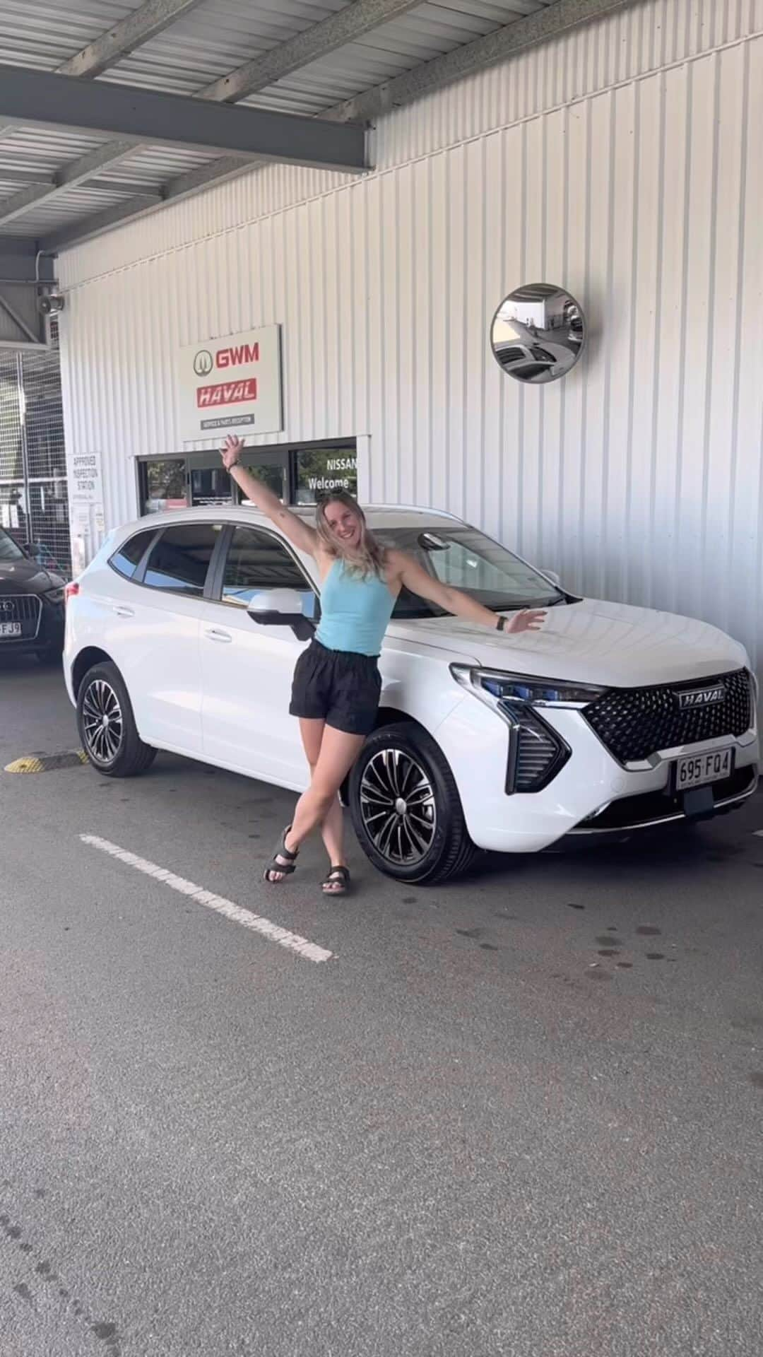 ライリー・デイのインスタグラム：「Haval H6 to Haval Jolion 🚙  This car has all the specs!   Sunroof, heads up display, wireless charging and even camera based fatigue monitoring technology.   Try one for yourself at @beaudesertautogroup」