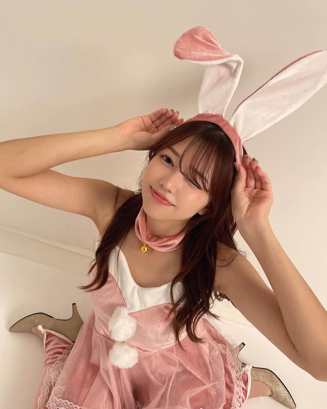 のインスタグラム：「🤍🐰🤍🖤🤍 私服とは異なります」