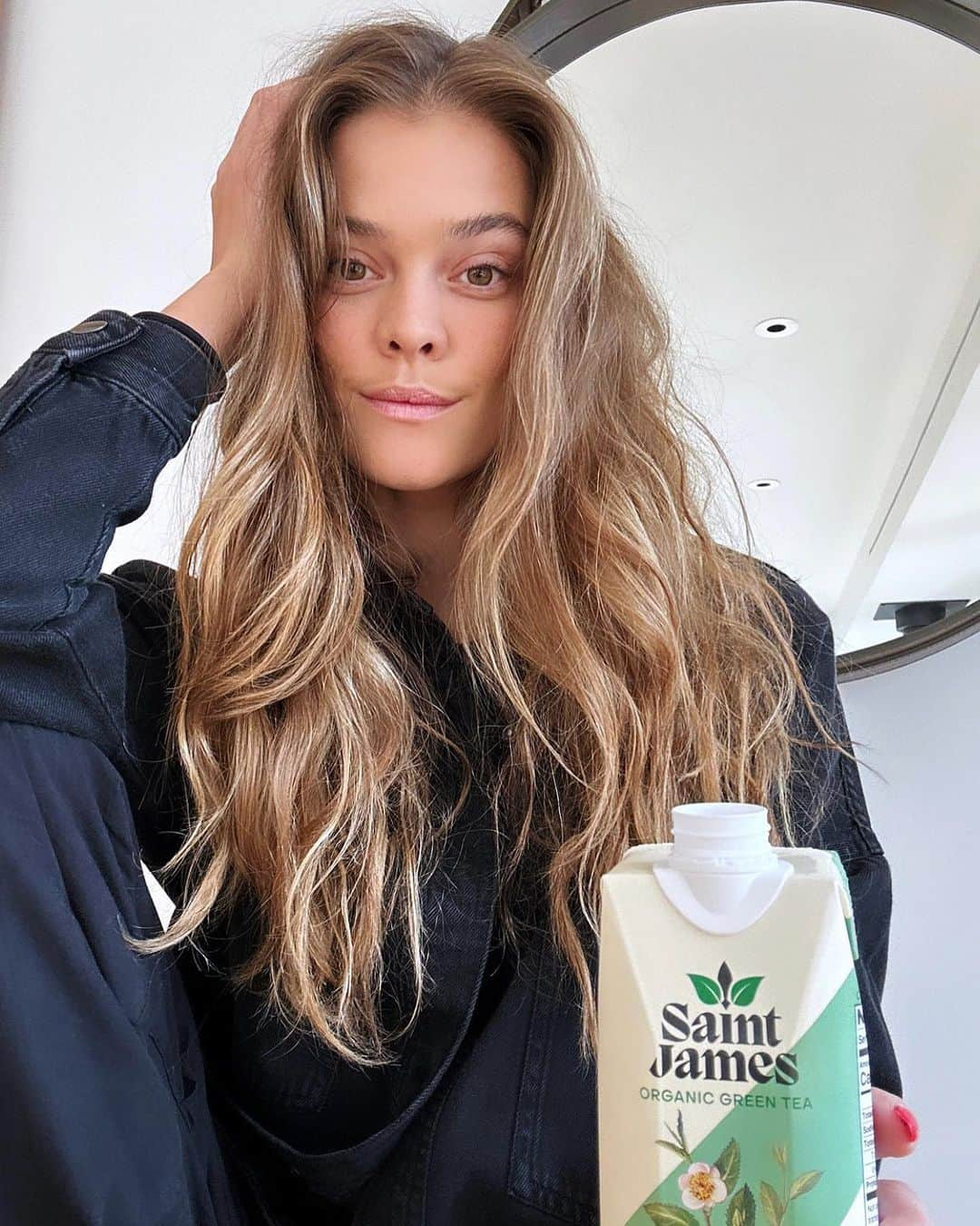 ニーナ・アグダルさんのインスタグラム写真 - (ニーナ・アグダルInstagram)「Saturday well spent @saintjamesicedtea 🌿」11月27日 10時32分 - ninaagdal