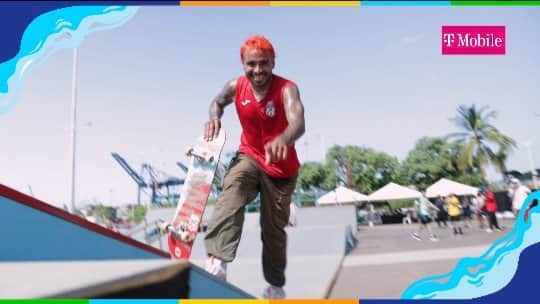 マニー・サンティアゴのインスタグラム：「#DesdeSantaMarta 🛹  Alegría y energía inmensa la de nuestro Manny Santiago tras ganar el oro para el #EquipoPUR 🇵🇷 Su emoción al escuchar la Borinqueña en lo alto del podio es la de todo Puerto Rico cuando los nuestros nos representan. 👏🏼💪🏼  #SantaMarta2022」
