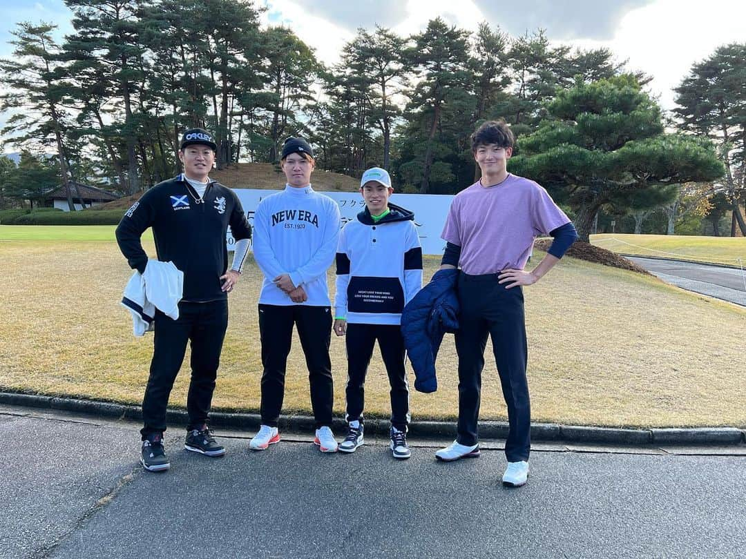 山岡泰輔さんのインスタグラム写真 - (山岡泰輔Instagram)「⁣ ⁣ 先日の選手納会のゴルフメンバー⛳️⁣ 楽しく出来ました🥺⁣ ありがとうございました🫣⁣ ⁣ #ゴルフ#上手くなりたい」11月27日 22時54分 - yamaokataisuke__official