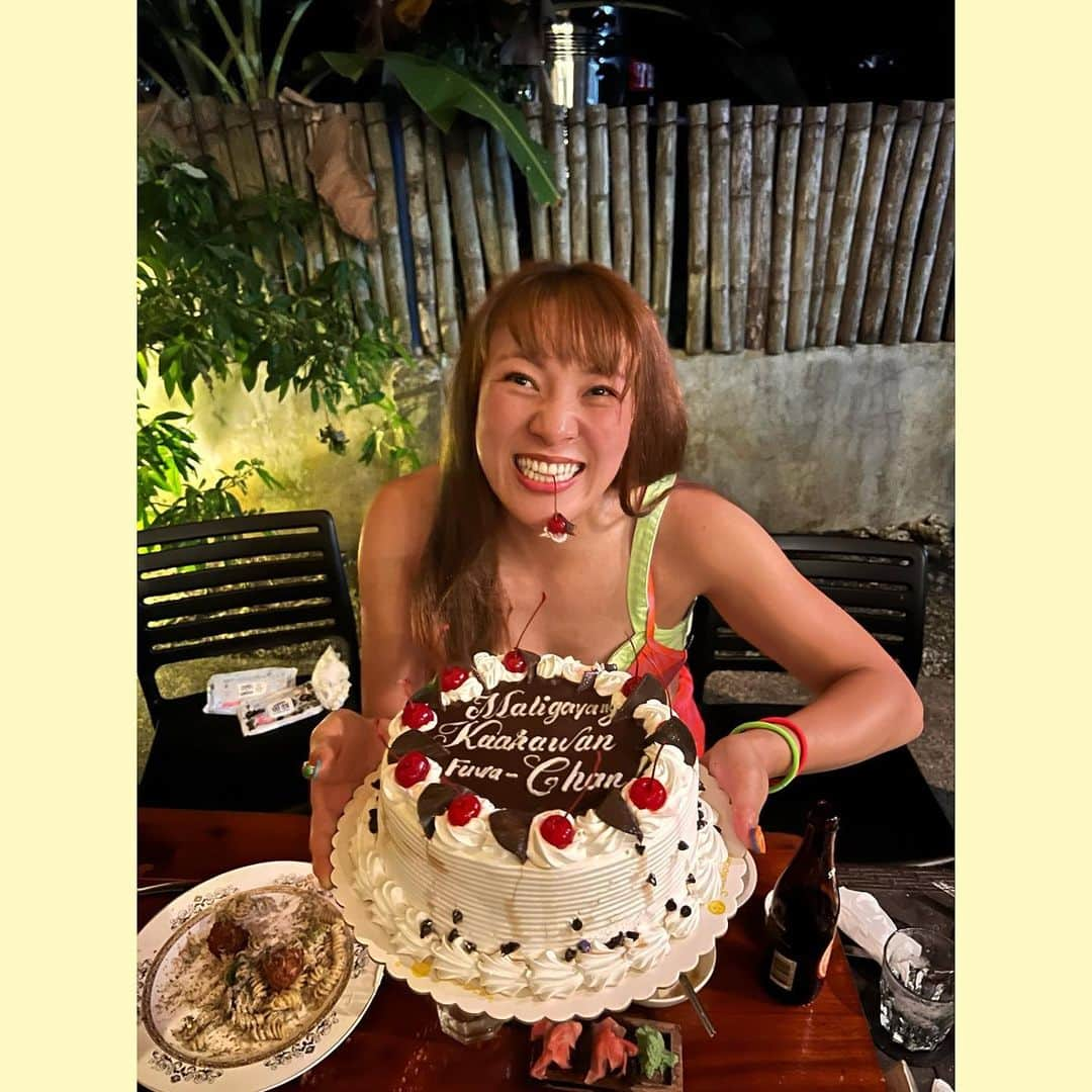 フワちゃんさんのインスタグラム写真 - (フワちゃんInstagram)「もういい大人なのに、誕生日前後はやっぱはしゃいじゃうね  the Happiest Day of the year! 11.26!!!」11月27日 23時08分 - fuwa876