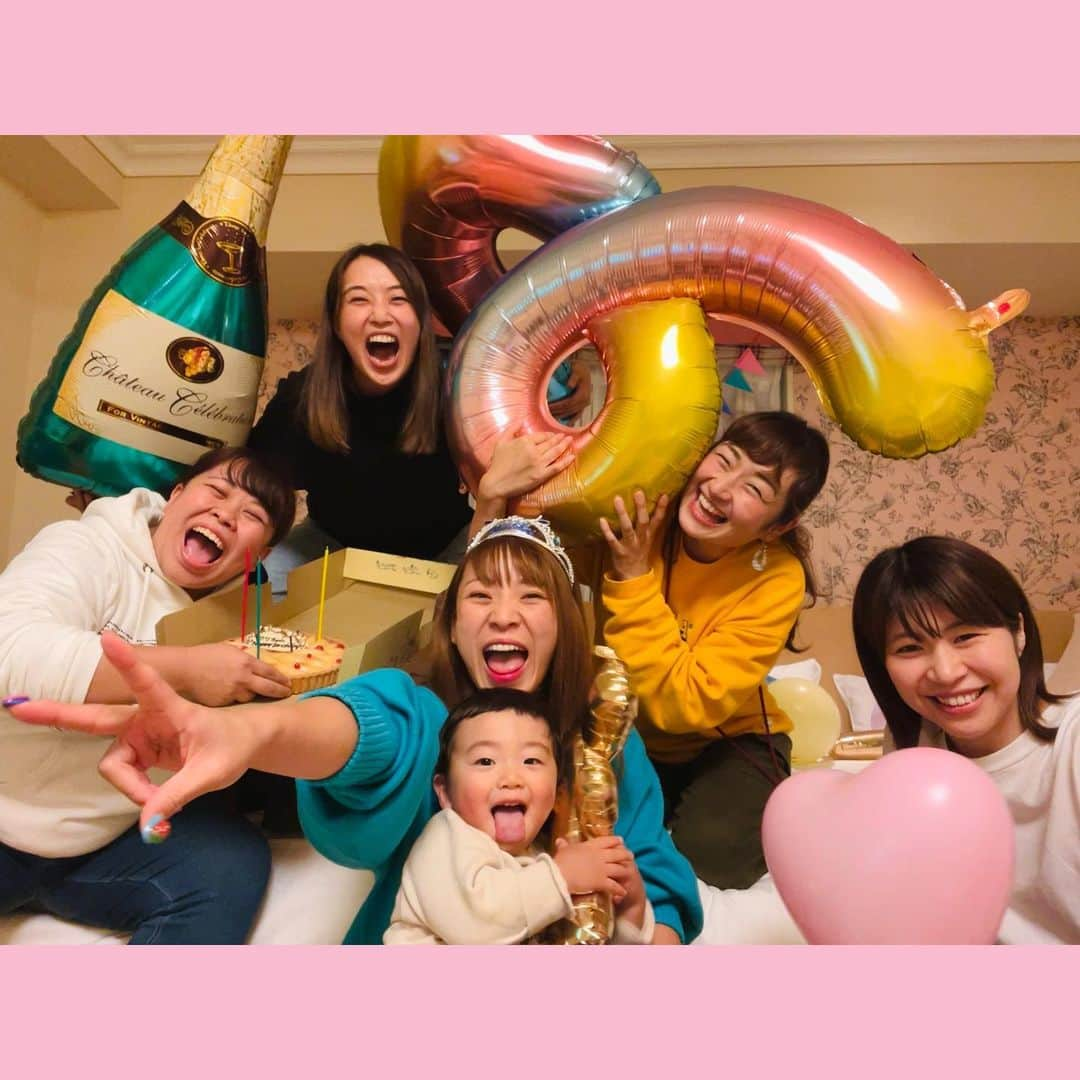 フワちゃんさんのインスタグラム写真 - (フワちゃんInstagram)「もういい大人なのに、誕生日前後はやっぱはしゃいじゃうね  the Happiest Day of the year! 11.26!!!」11月27日 23時08分 - fuwa876