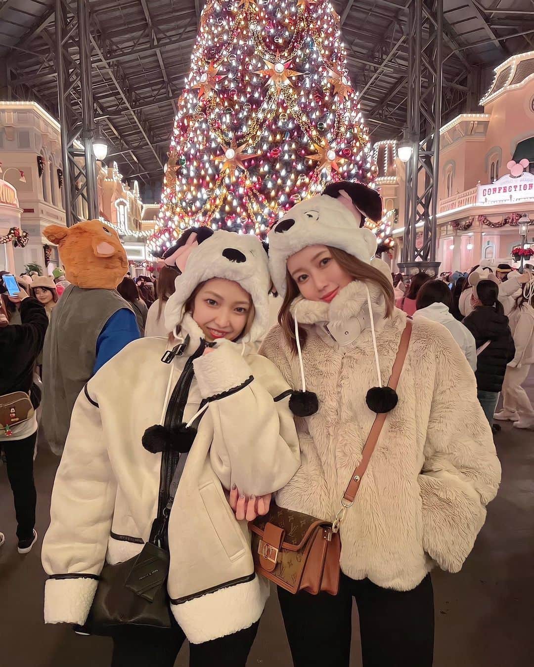 水越愛華のインスタグラム：「🎄  #tokyodisneyland」