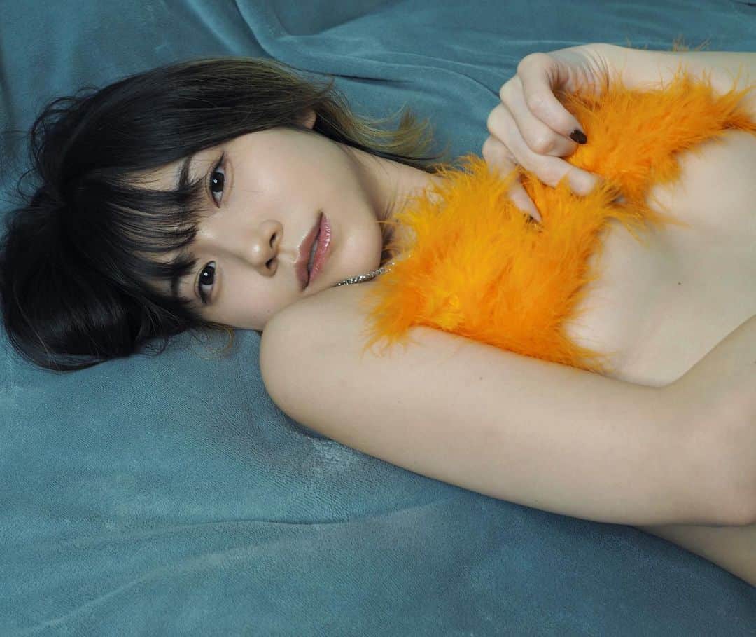 仁藤りさのインスタグラム：「on the bed🛌💓 . . . . . . . . . .  #仁藤りさ  #インスタグラビア #グラビア #グラドル #ポートレート #撮影  #model #photography #portrait #instgood  #selfie  #gravure #gravuremodel #cosplay  #japanesegirl #japanese #自宅グラビア」