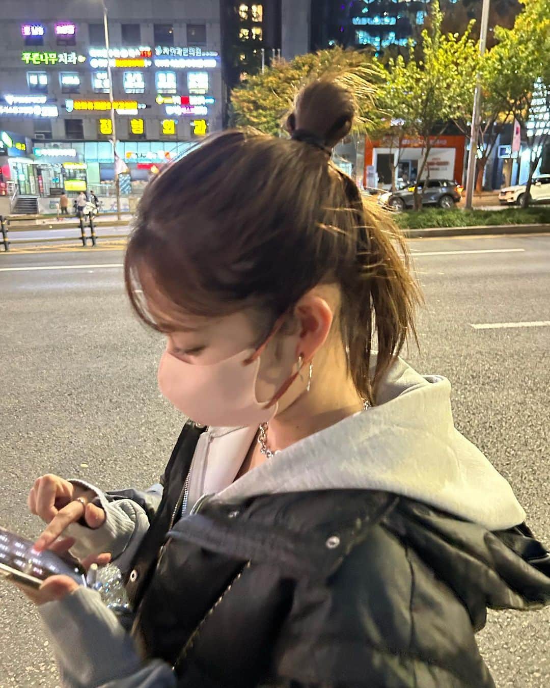 吉田朱里のインスタグラム：「#韓国旅行 ✈️🇰🇷 行った時の楽しそうな写真たち❤️ . 人生でお友達とちゃんと 旅行するの初めてやった💓 . 大好きなお友達兼ピラティスの先生2人とひたすら楽しくて幸せな旅でした💓 . 普段あんま載せへんような写真 いっぱい撮ってくれてたから載せてみよ😂笑 . フォルダ見返すだけで楽しい気持ちになる✨」