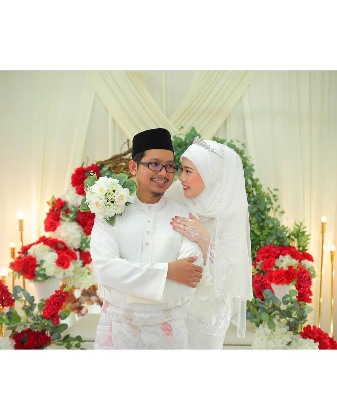 sunaさんのインスタグラム写真 - (sunaInstagram)「Wedding photo③👰‍♀️🤵‍♂️ Last inside shooting📸 (Pair❤︎)  @rafe_photographer  📍Johor, Malaysia  #Malaysia #Ramadan #Muslim #Muslimrevert #islam  #malaysian  #indonesia」11月27日 21時09分 - sofia_muslimjapan
