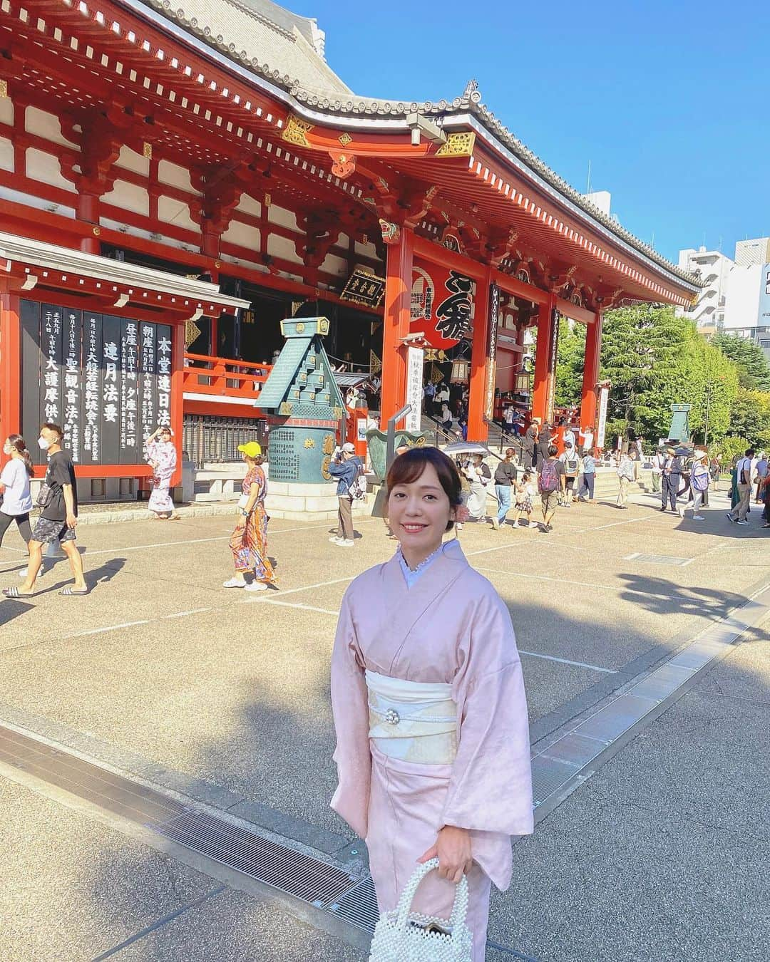 石橋美希さんのインスタグラム写真 - (石橋美希Instagram)「🍁秋休み🍁 久しぶりに浅草へ🩰  着物を着て浅草散策をしてきました☺️ レトロモダンや総レースのなど 可愛らしい着物が多く迷いましたが 今回はシンプルなお着物に🫧  レトロな雰囲気に歴史的な建物を眺めつつ、 食べ歩きを満喫してきました🫶🏻🍡 次回は大正ロマンなお着物を…👘💗  #浅草 #東京 #ヘアアレンジ #まとめ髪 #trip #旅行 #着物 #kimono #着物ヘアアレンジ #淡色コーデ  #浅草巡り #梨花和服 #浅草着物レンタル #着物でお出かけ #浅草散策 #tokyo  #asakusa #レトロ #和装 #花月堂 #岩手 #めんこいテレビ #アナウンサー #石橋美希」11月27日 21時57分 - miki_ishibashi_mit