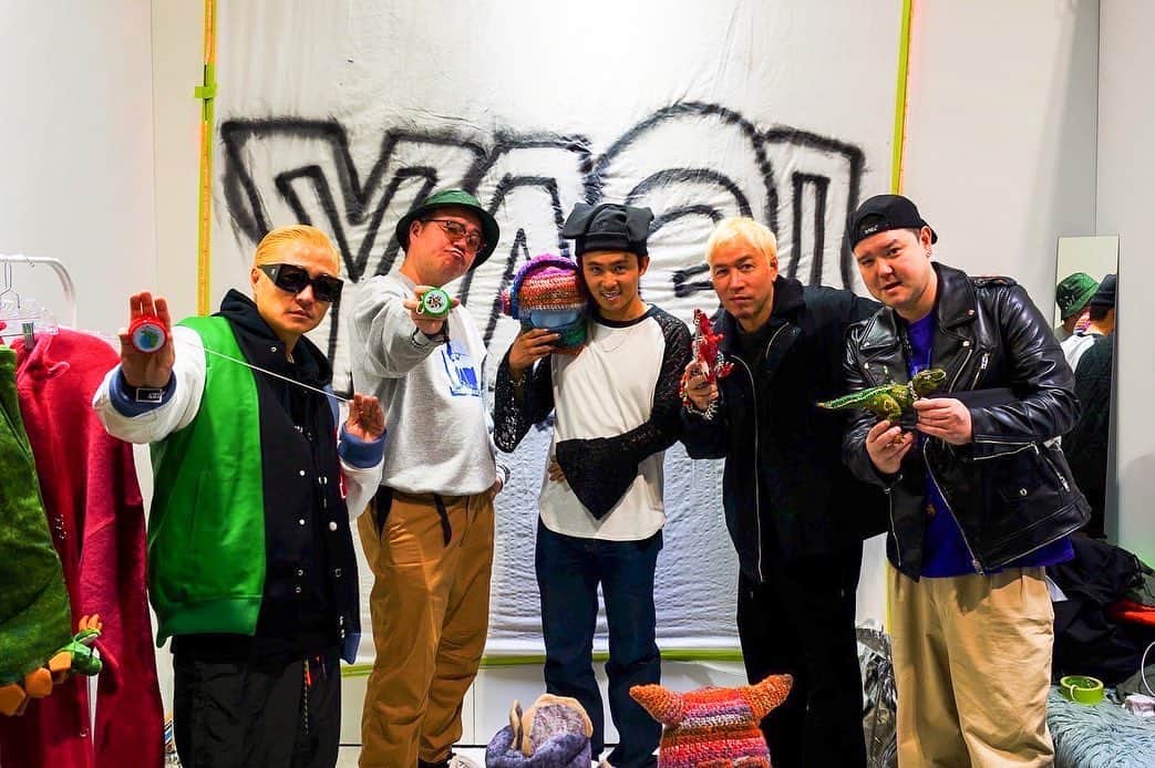 WISEさんのインスタグラム写真 - (WISEInstagram)「🤜✨🤛 #complexcon2022 #skimasktheslumpgod #gdragon #yagi #🍻」11月27日 22時16分 - wise_official