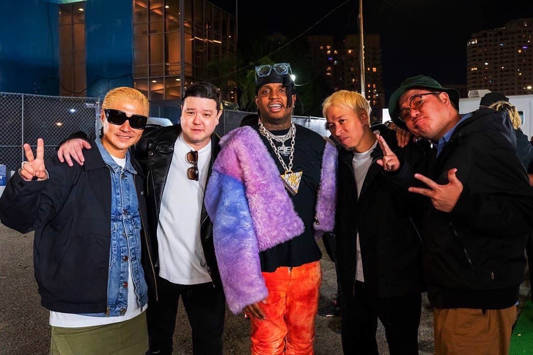 WISEさんのインスタグラム写真 - (WISEInstagram)「🤜✨🤛 #complexcon2022 #skimasktheslumpgod #gdragon #yagi #🍻」11月27日 22時16分 - wise_official