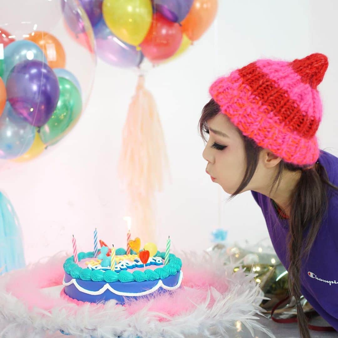 チョンダヨン（Jungdayeon）のインスタグラム：「11/27 Thank you for all of the birthday wishes 💞  . #jungdayeon_ reels #生日快乐 #お誕生日おめでとうございます  #happybirthday  #jungdayeon  #郑多燕 #鄭多燕 #チョンダヨン #피규어로빅스 #健身女王 #zetness #魔法曲线 #バースデー  #記念日  #モムチャンフィットネス  #thankyousomuch😘」