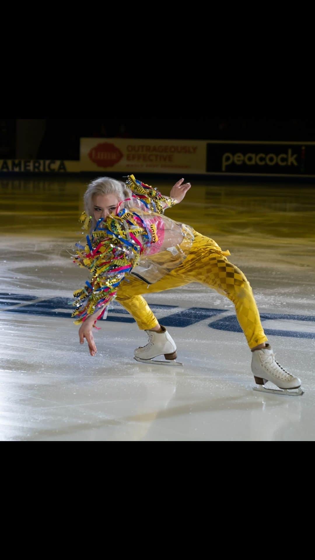 アンバー・グレンのインスタグラム：「💛Bad guy 💛     #iceskating #figureskating #skateamerica #harleyquinn #harleyquinncosplay #yurionice #amberglenn #skating」