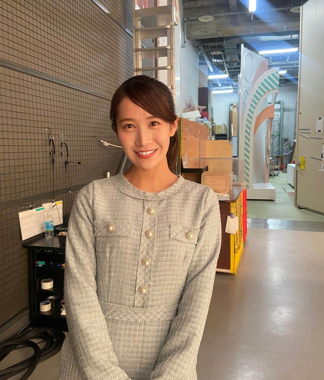 島津咲苗さんのインスタグラム写真 - (島津咲苗Instagram)「衣装が冬らしくなってきました。  さて、明日のインスタライブについて 私完全に日程を誤って把握しておりました...  明日のランチLIVE🍚話し手は 我らがぬっくん @ryo_shimanuki_nbn_ です！！ ぬっくんごめん〜😭😭😭 私が喋るのは来週です🙇‍♀️  #島貫アナをバズらせたい についても 少し話せるかな？！笑 鉄道大好きな島貫アナのSDGsな取り組みに注目です😆 . . . @poolstudioalivier #メーテレ #ドデスカ #アナウンサー #衣装 #アナウンサー衣装 #冬服コーデ #ワンピース #ワンピースコーデ #sdgs #インスタライブ #鉄道好き #ぬっくん」11月28日 17時08分 - sanae_shimazu