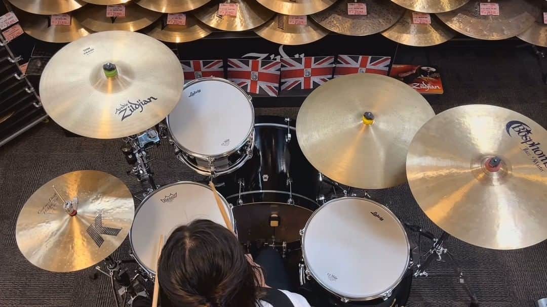 山野楽器のインスタグラム：「【ロックイン川崎】  ・British Drum とは？ ☆MADE IN BRITAIN☆ British Drum Co.は英国産ハンドメイドのアコースティックドラムのブランドです！  BRITISH DRUM CO. メーカーサイト  https://www.britishdrumjp.com/  【British Drum Co. MERLIN(MER-14-65-SN)】 https://www.digimart.net/cat05/shop78...  【British Drum Co. AVIATOR (AV-14-55-SN)】 https://www.digimart.net/cat05/shop78...  【British Drum Co. MAVERICK (MAV-14-55-SN)】 https://www.digimart.net/cat05/shop78...  【ロックイン川崎 ドラム関連 デジマートURL】 https://www.digimart.net/search?categ... %E3%82%AF%E3%82%A4%E3%83%B3%E5%B7%9D%E5%B4%8E  店舗名：ロックイン川崎 〒210-0023　神奈川県　川崎市川崎区小川町4-1 ラ チッタデッラ マッジョーレ棟 1F 電話番号  044-210-1962 営業時間 月～土 11:30～20:30 日・祝 11:30～20:00  ※商品の在庫状況は店舗までお問い合わせください。お問い合わせの時点で販売済みとなっている場合もございます。あらかじめご了承ください。」