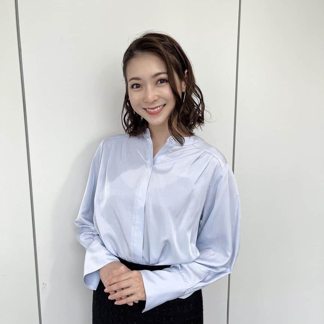 住田紗里のインスタグラム：「今朝のグッド！モーニングの衣装です。 今日はこの後、21時半放送開始、22時キックオフの「韓国×ガーナ」を担当します⚽️  トップス Pierrot (@pierrot_shop) スカート ROPE PICNIC (@ropepicnic_official)  #グッドモーニング#衣装#pierrot#ropepicnic#テレビ朝日#テレ朝#テレビ朝日アナウンサー#アナウンサー#住田紗里」