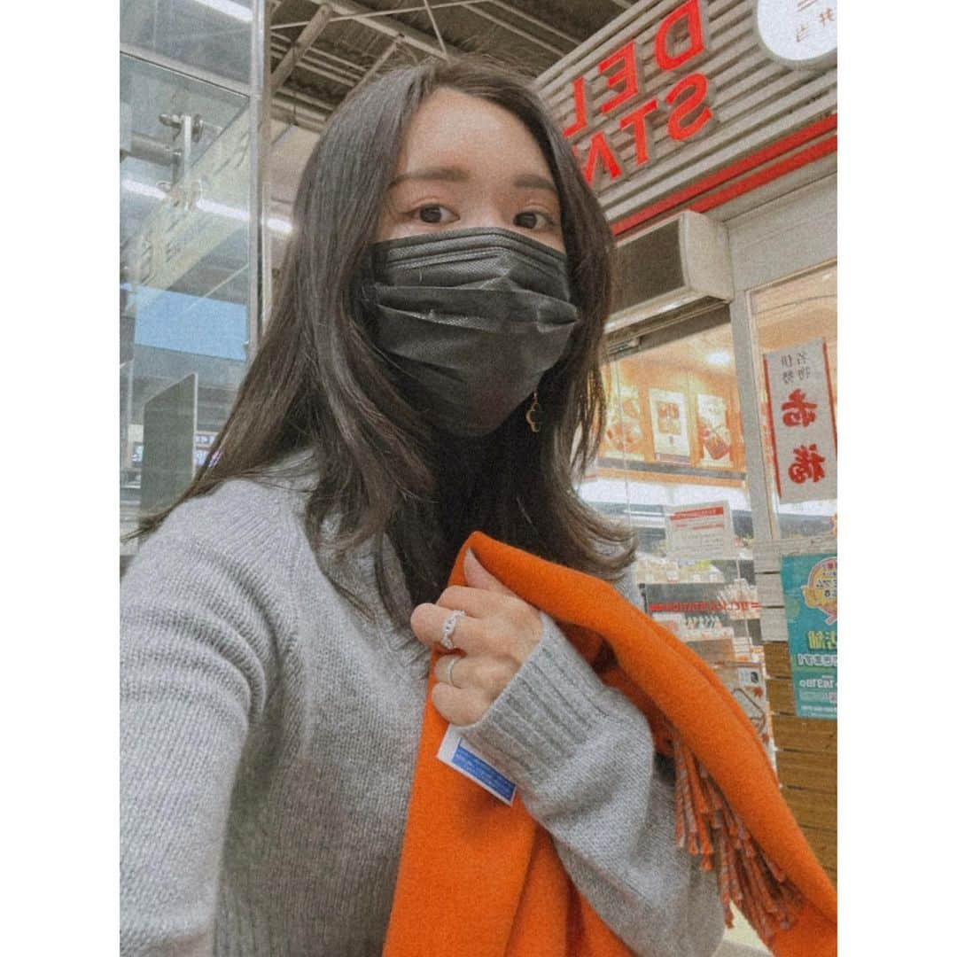 のインスタグラム：「LUCUA大阪で5日間行われた @nasufarmvillage のPOPUPが昨日で終了致しました🐴🎁✨  たくさんの方に足を運んでいただき、スタッフ一同感謝感激の5日間となりました😌🤲🏻✨🐴❤️‍🔥  遊びに来てくださったみなさんにも喜んでもらえていたら嬉しく思います😌🫶🏻❤️✨  そして今日は、来月20日〜25日までJR名古屋高島屋で開催される @nasufarmvillage のPOPUPの現地視察とMTGに名古屋にやってまいりました🚄🐎💕  高島屋の皆さまも暖かく迎えてくださり、元々1FだけでのPOPUP開催だったのを、3階のイベントスペースまで広げてくださり、ファームとしての展開以外にもYouTube「saechannel」としてもグッズ販売などが出来そうで、私も今からワクワクしております🥰🫶🏻✨  クリスマスと重なることもあり、混雑を避けるために事前予約制となる可能性もありますので、詳細が決まったら再度告知させてくださいね🐴🫶🏻✨  商品展開も気合が入っておりますので皆さま楽しみにしていてください🥰🫶🏻✨👍🏻」