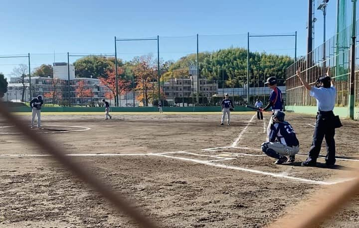 こいずみさきのインスタグラム：「タイブレーク、抽選と痺れまくりの準決勝でした🥎何年ぶりかに1部復活出来ました✨  再来週、決勝！  ソフトボール人生1番綺麗にバント決まった気がします🙆‍♀️  #ソフトボール #softball #野球 #baseball #fyp」