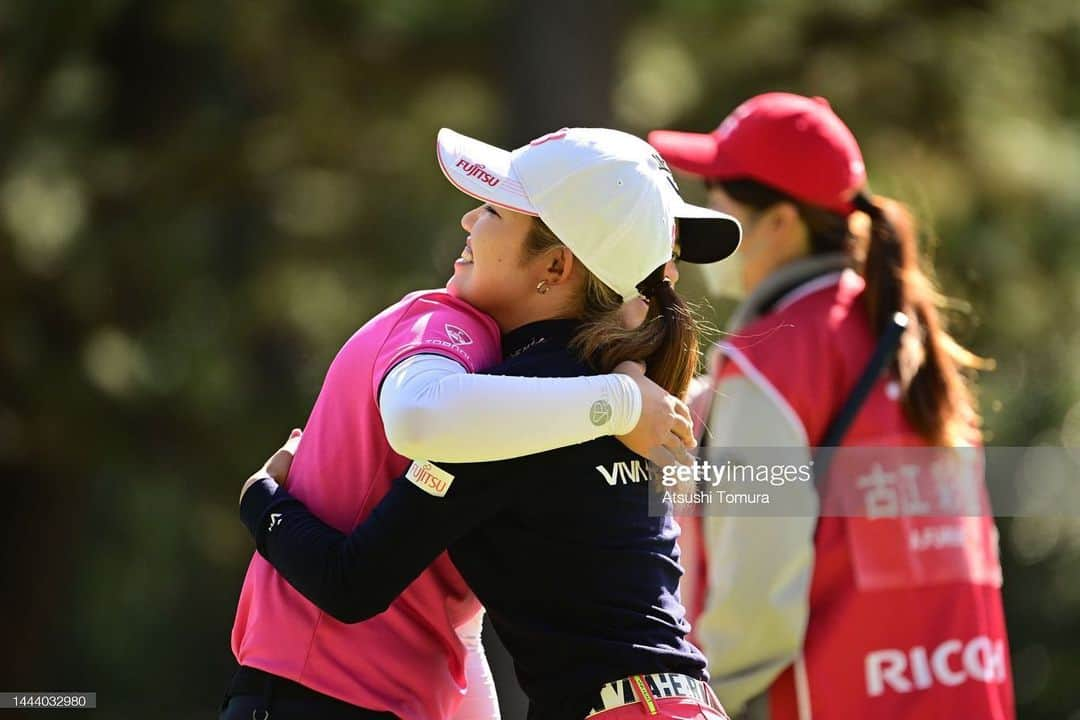 古江彩佳さんのインスタグラム写真 - (古江彩佳Instagram)「JLPGAツアーチャンピオンシップリコーカップ⛳️  私の挑戦をいつも温かく応援してくださる多くの方々の支えにより、日本女子ツアー2022年シーズンを全力でプレーすることができました。 ありがとうございました😊  新しい目標や課題に、全力で挑戦することできることに感謝して、これからも笑顔で歩み続けれるように頑張ります。  今年も一年、ありがとうございました❣️」11月28日 11時08分 - ayaka_furue27